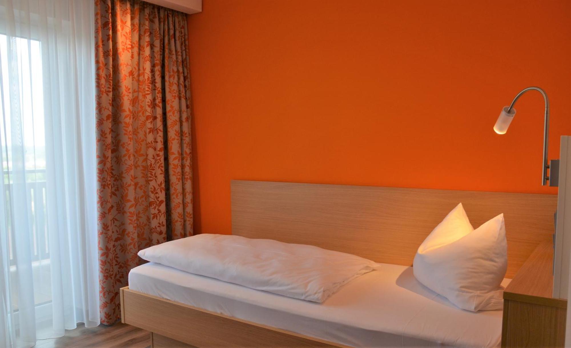 Hotel Bergwirt Herrieden Εξωτερικό φωτογραφία
